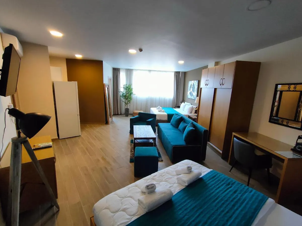 La Place De La Gare Suites - New Subway Station Thessaloniki Apartment
